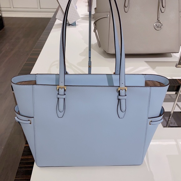 Michael Kors Gilly Jet Set Travel Large Drawstring Top Zip Tote - Picture 4 of 6